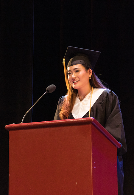 the spring 2024 valedictorian making her speech